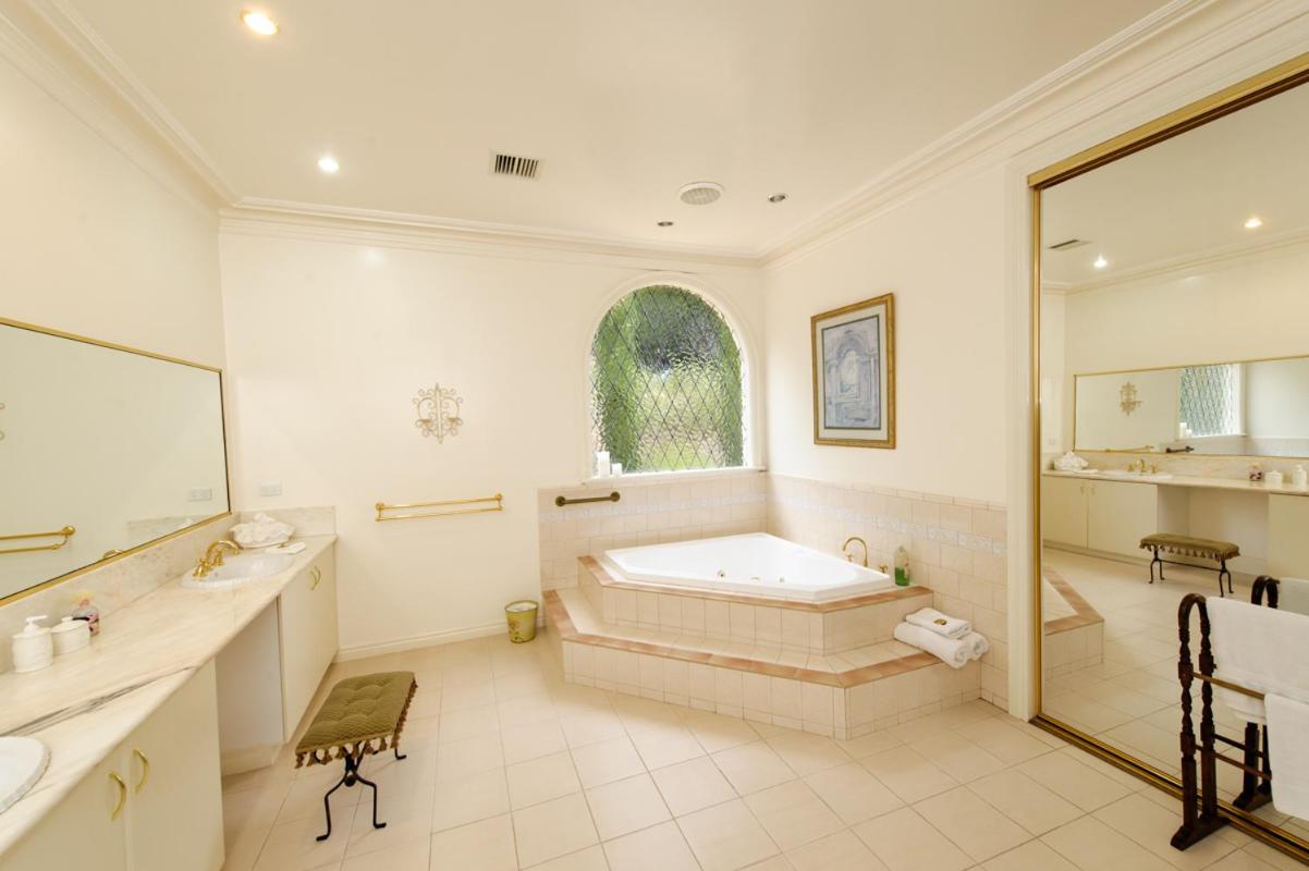 Montfort Manor ทาแรลกอน ภายนอก รูปภาพ