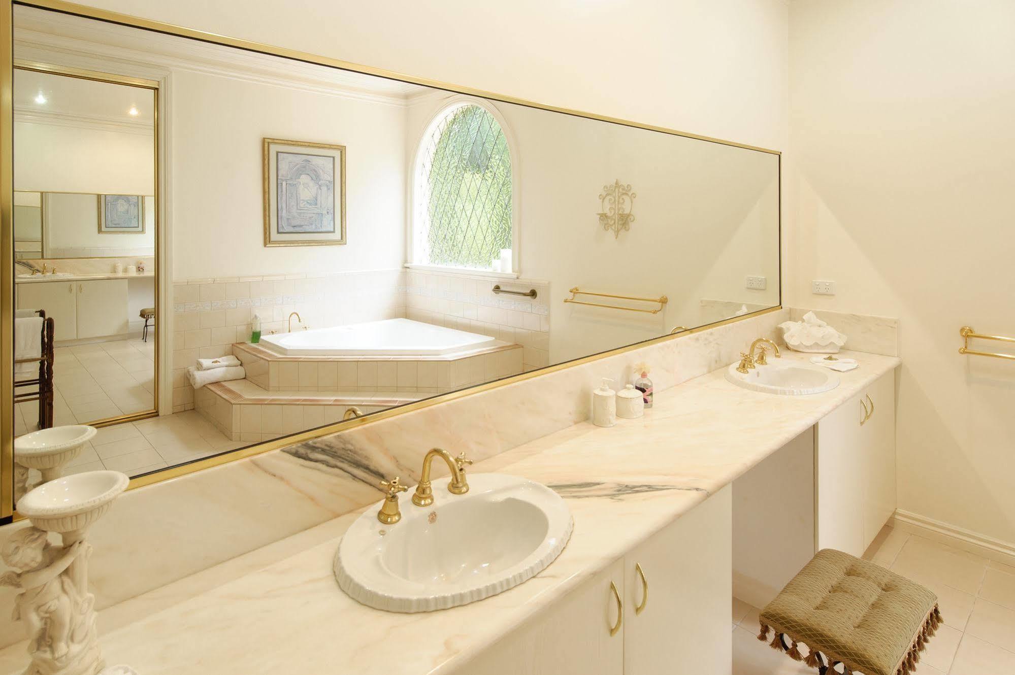 Montfort Manor ทาแรลกอน ภายนอก รูปภาพ